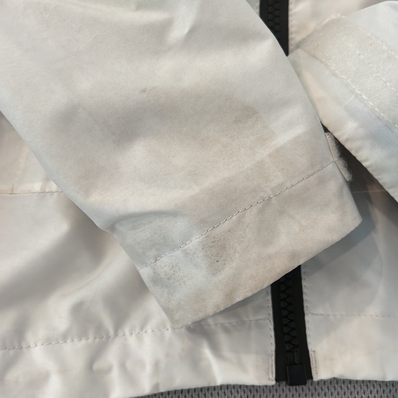 Helly Hensen Zip-Up Windbreaker & Raincoat - Picture 2 of 8